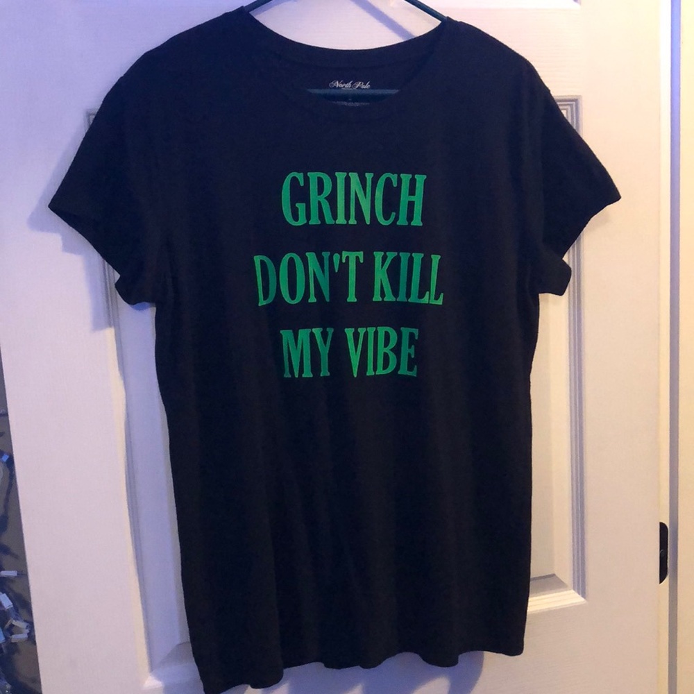 Black grinch T-shirt size large brand north pole trading Co.